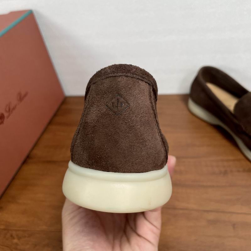 Braune Wildleder-Slipper