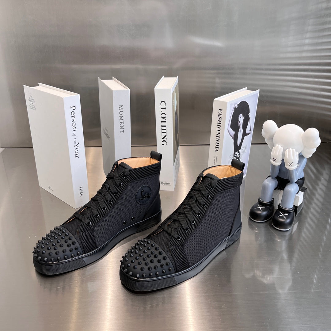 High-Top-Sneaker mit Nieten