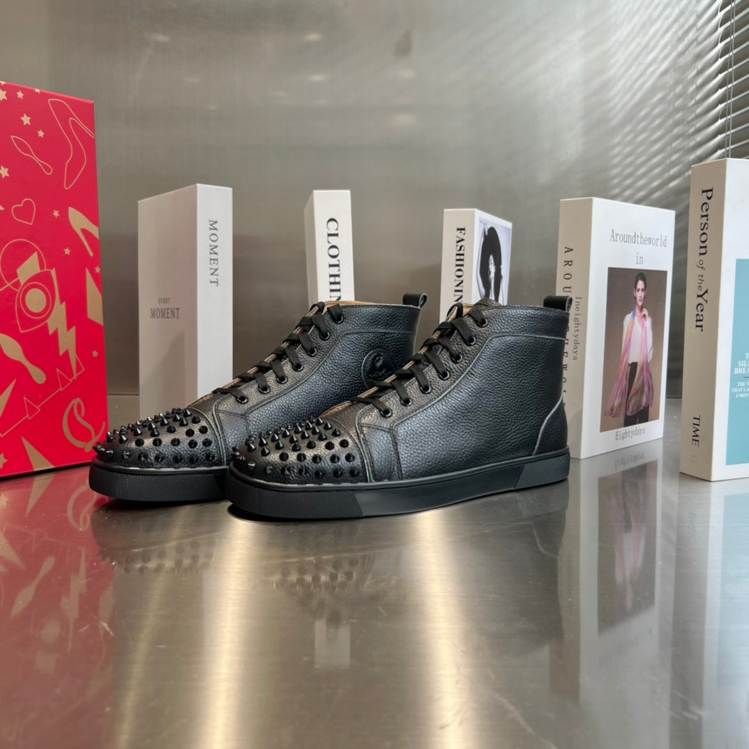 High-Top-Sneaker mit Nieten