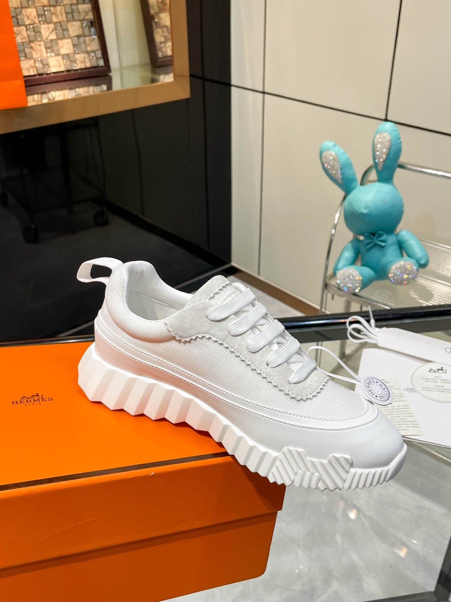 H-gestreifte Leder-Sneaker