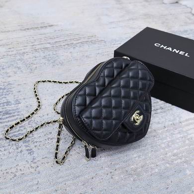 Schwarze Leder-Mini-Tasche in Herzform