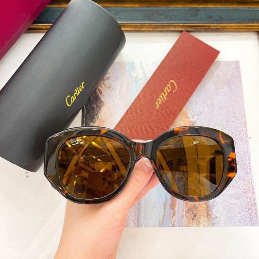 Gafas de sol extragrandes de color tortuga