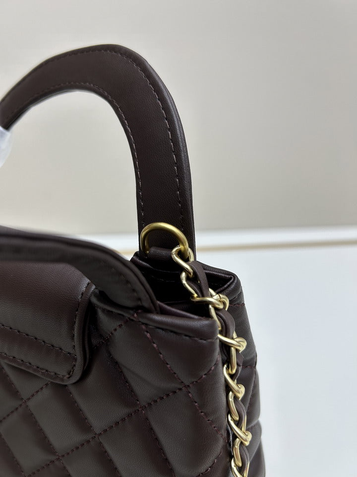 Mini-Tasche aus schokoladenbraunem Leder