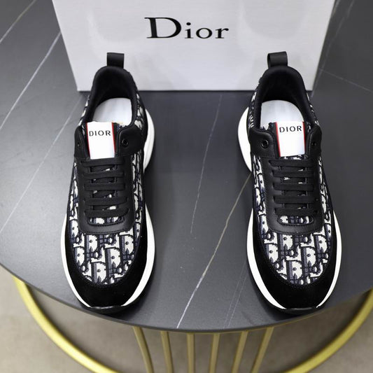 Premium Pattern Runner Sneakers