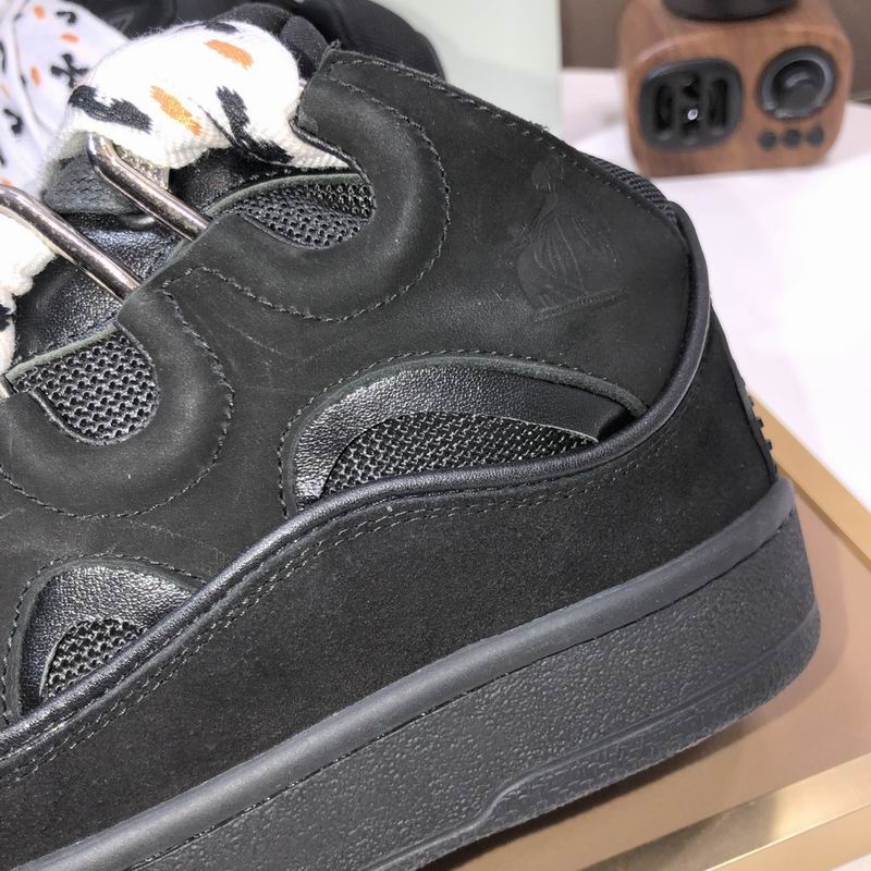 Viral Lace Black Sneakers