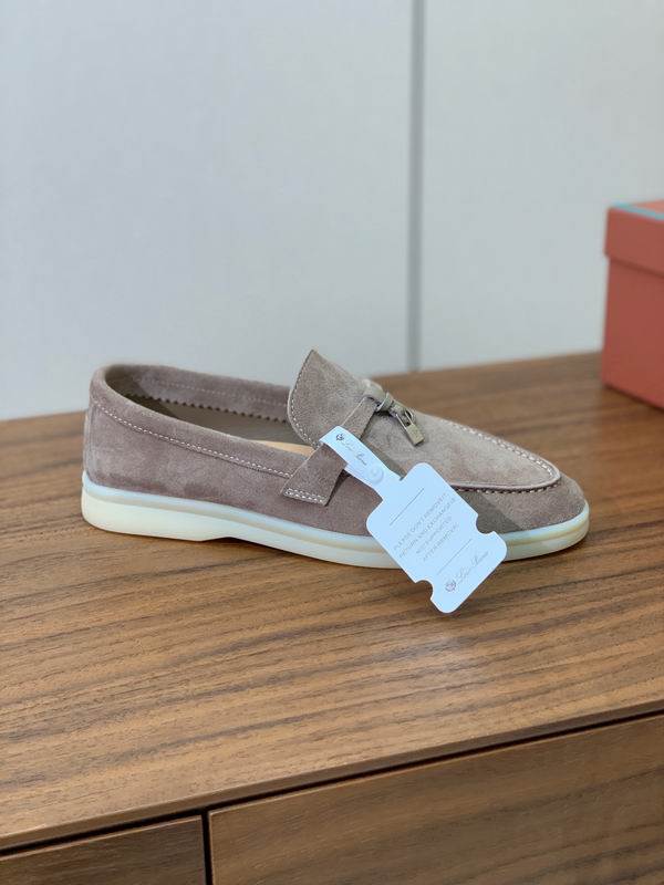 Beige Wildleder-Loafer