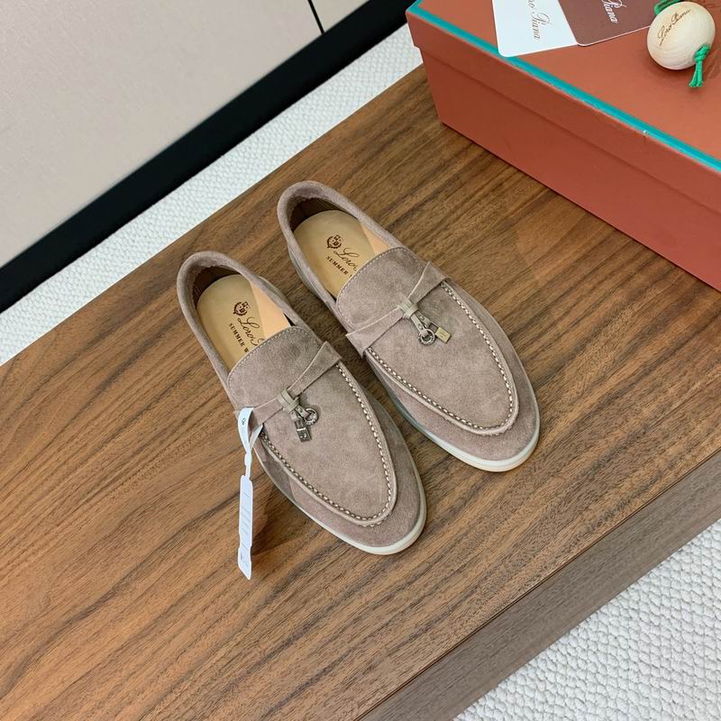 Beige Wildleder-Loafer