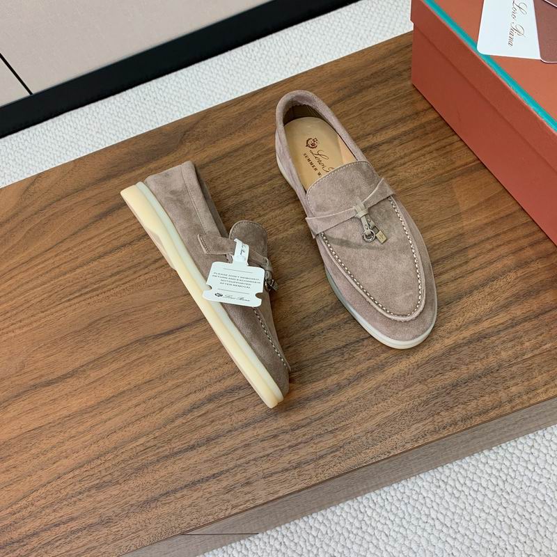 Beige Wildleder-Loafer