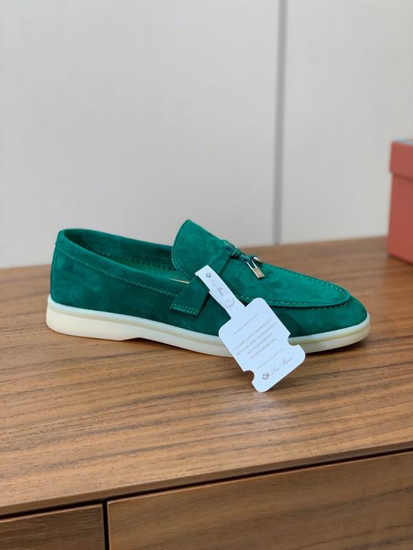 Smaragdgrüne Wildleder-Loafer