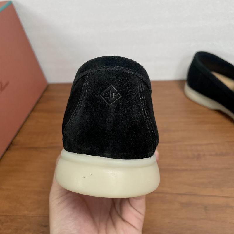 Schwarze Wildleder-Slipper