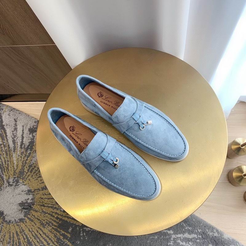 Hellblaue Wildleder-Penny-Loafer