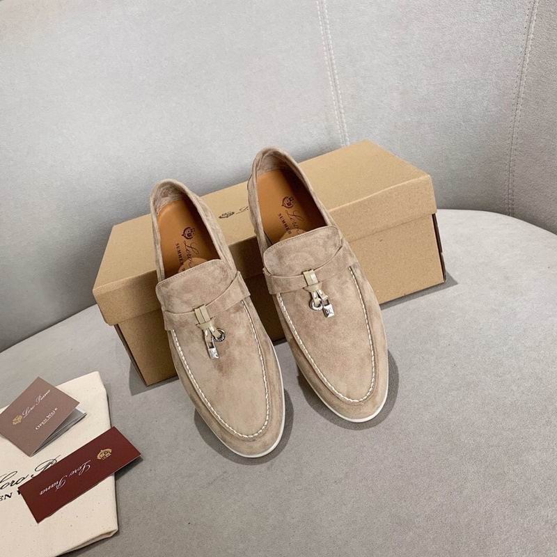 Beige Wildleder-Penny-Loafer