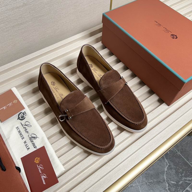 Klassische braune Wildleder-Loafer