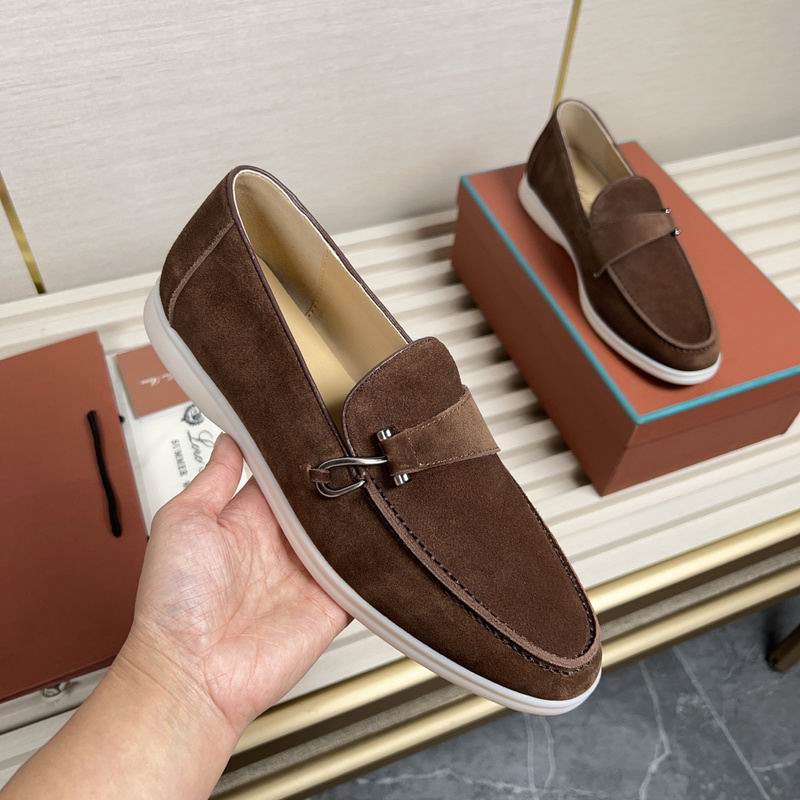 Klassische braune Wildleder-Loafer