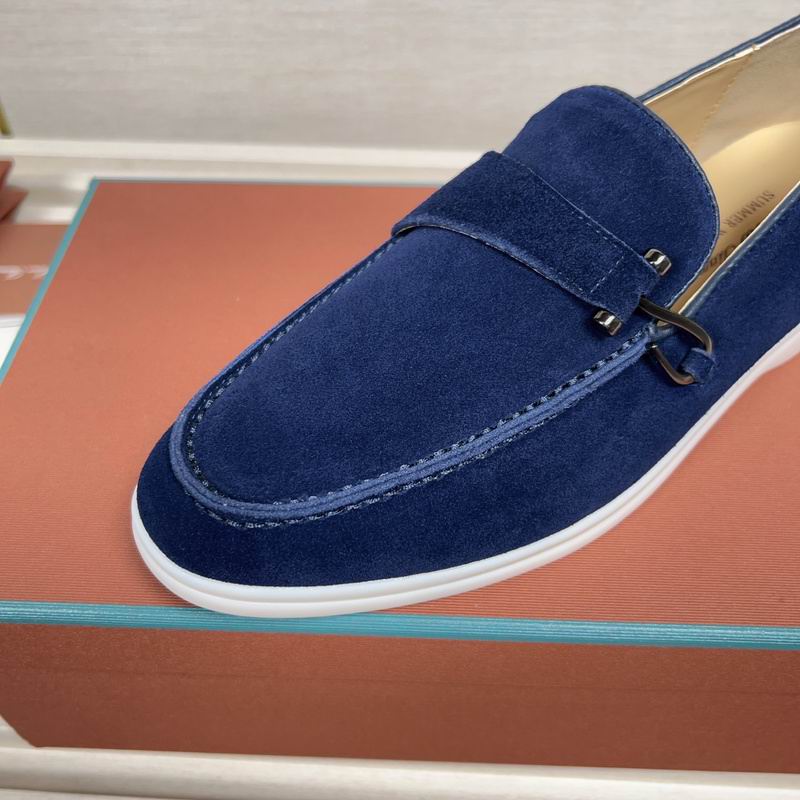 Klassische dunkelblaue Wildleder-Loafer