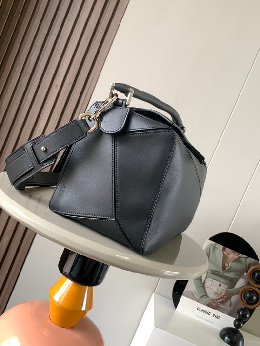 Versa Geometric Nappa Tote