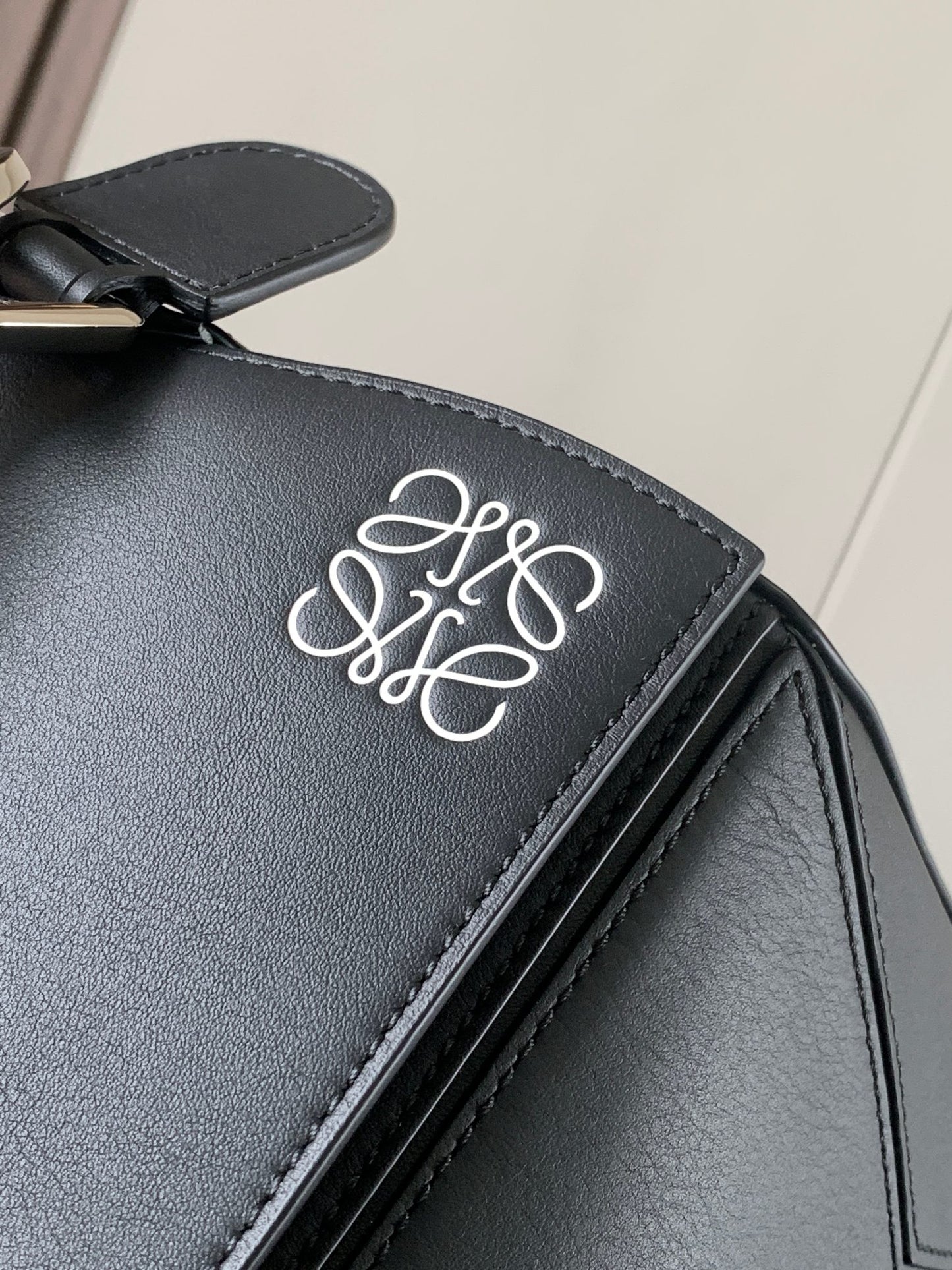 Versa Geometric Nappa Tote