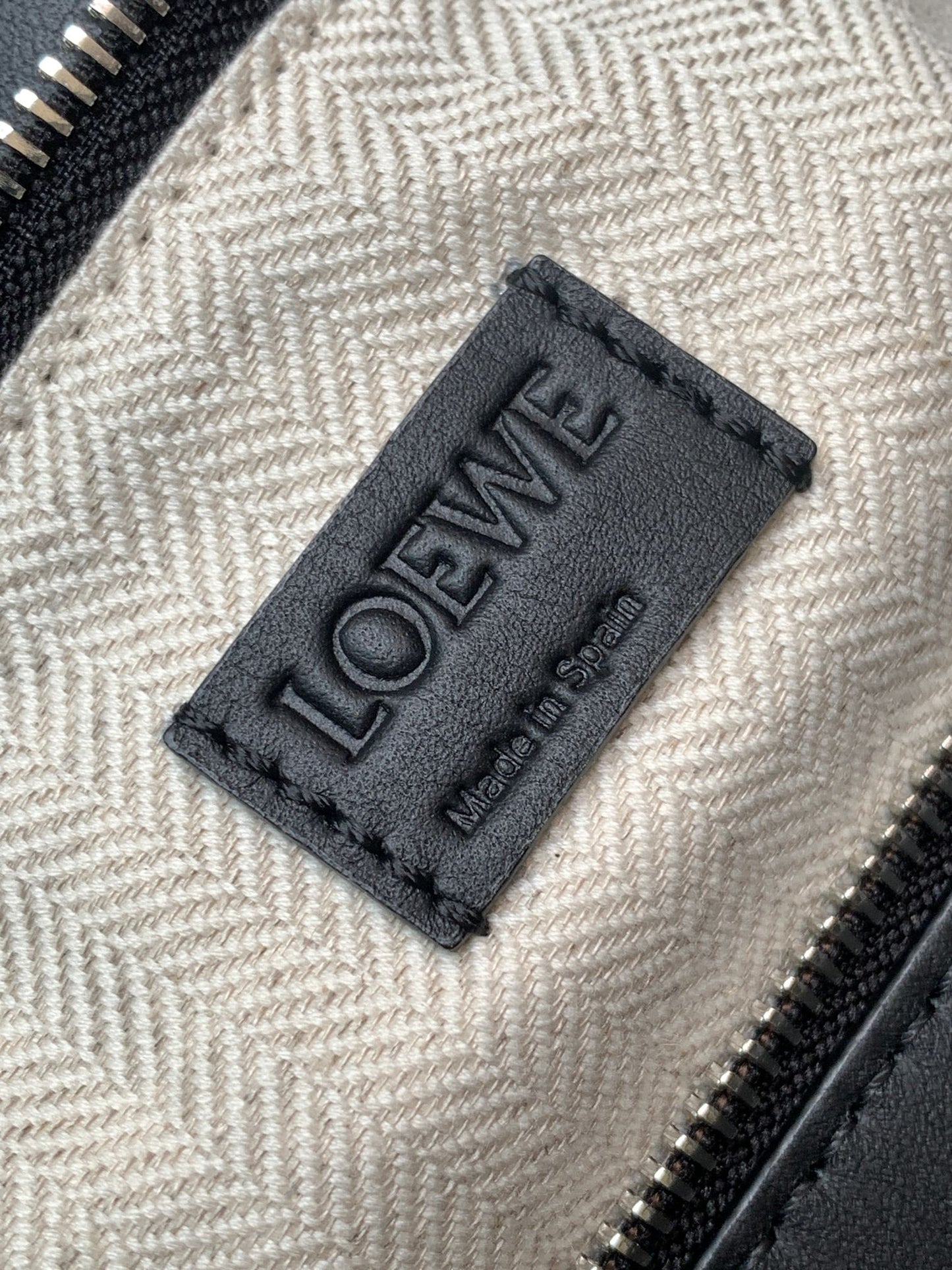 Versa Geometric Nappa Tote