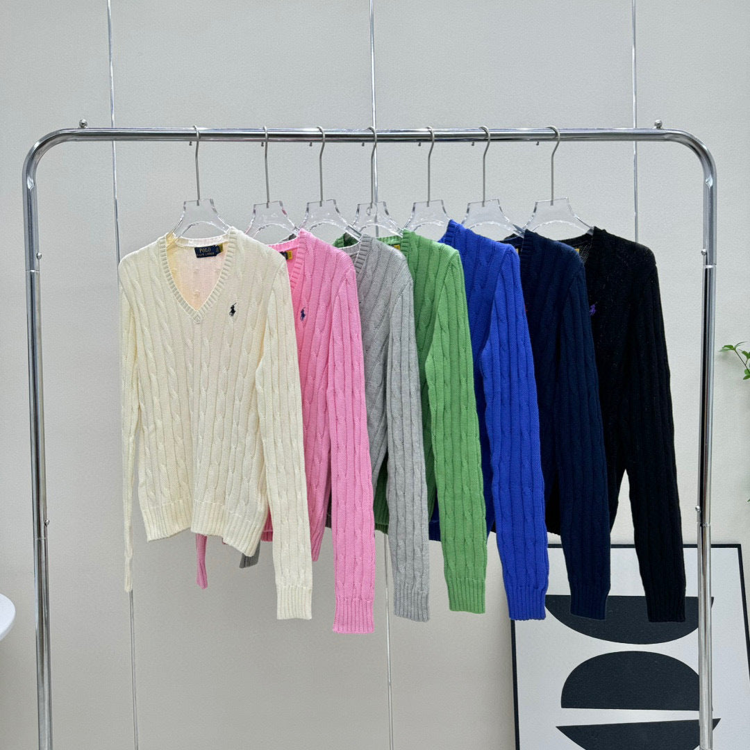 Klassischer V-Ausschnitt-Pullover