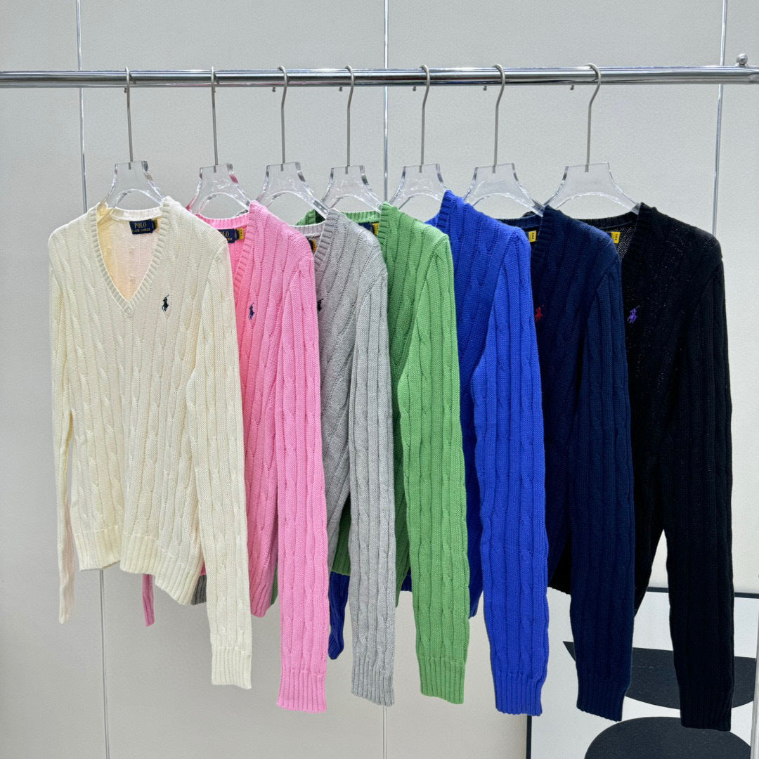 Klassischer V-Ausschnitt-Pullover