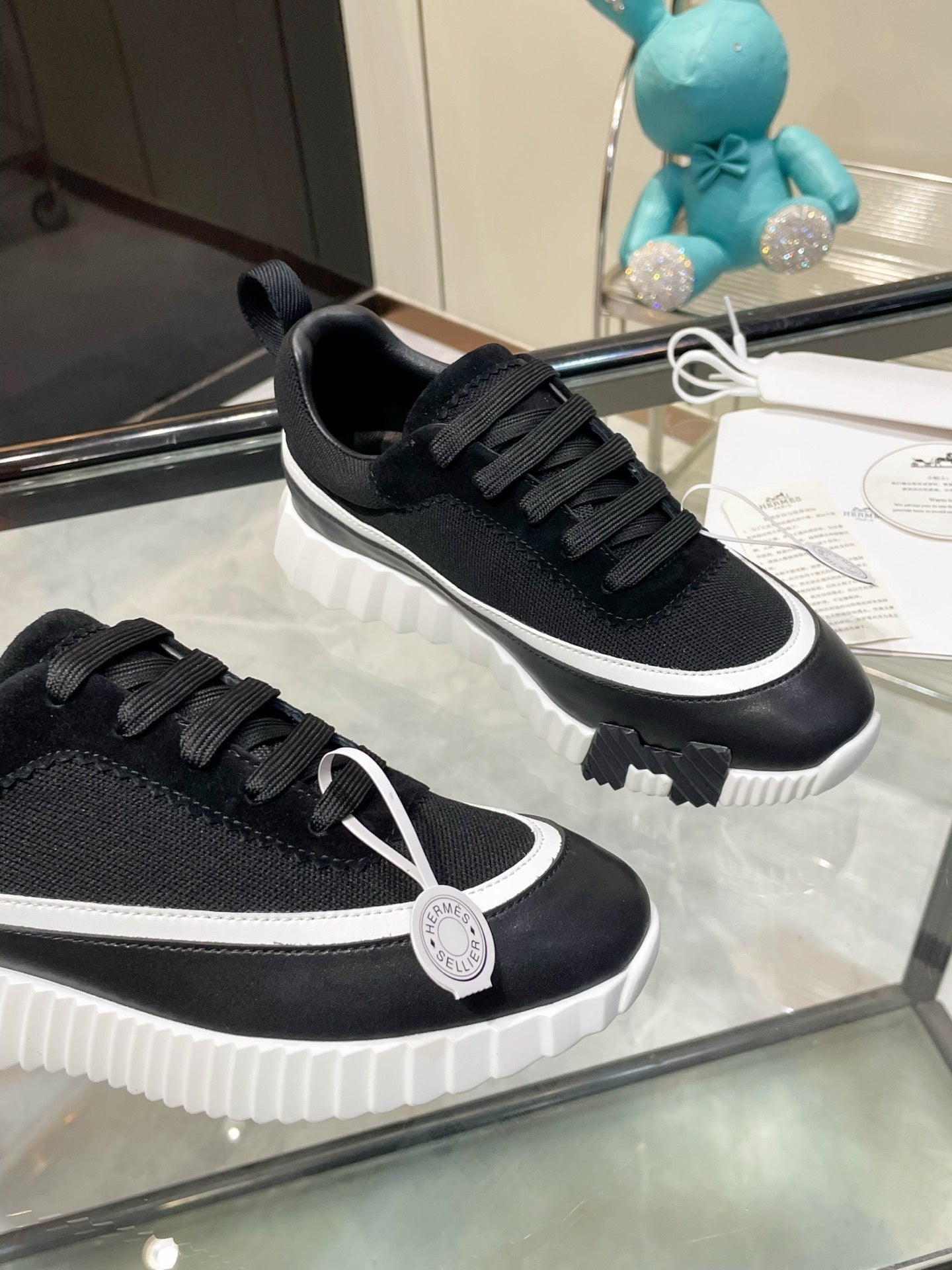 Zapatillas de cuero a rayas H