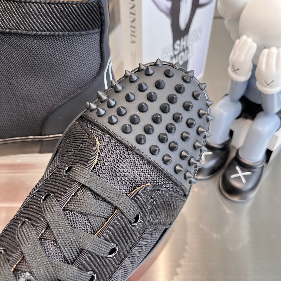 High-Top-Sneaker mit Nieten