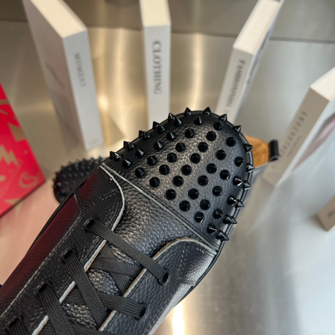 High-Top-Sneaker mit Nieten