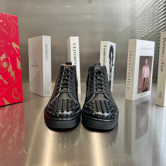 High-Top-Sneaker mit Nieten