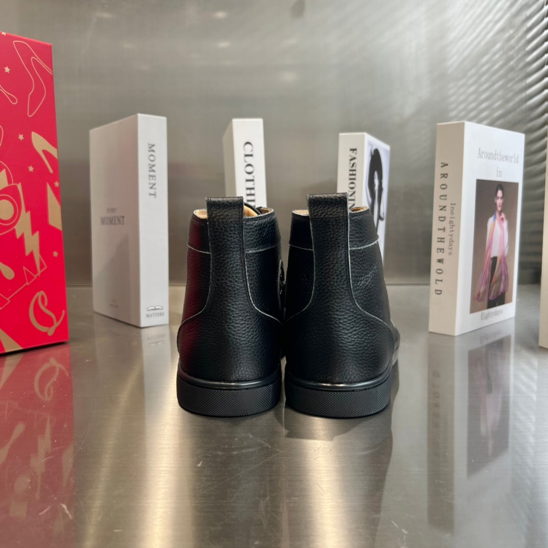 High-Top-Sneaker mit Nieten