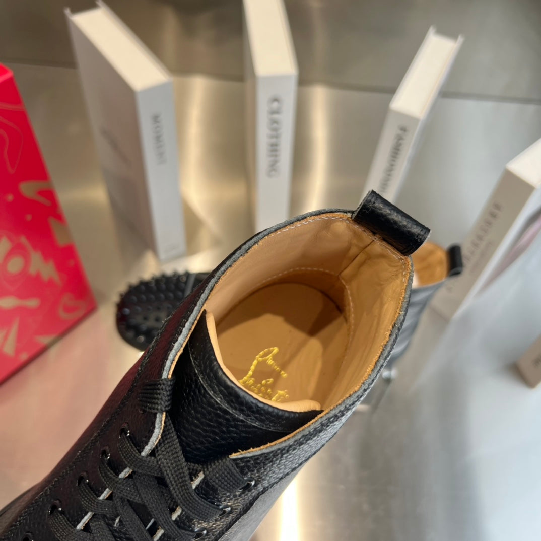 High-Top-Sneaker mit Nieten