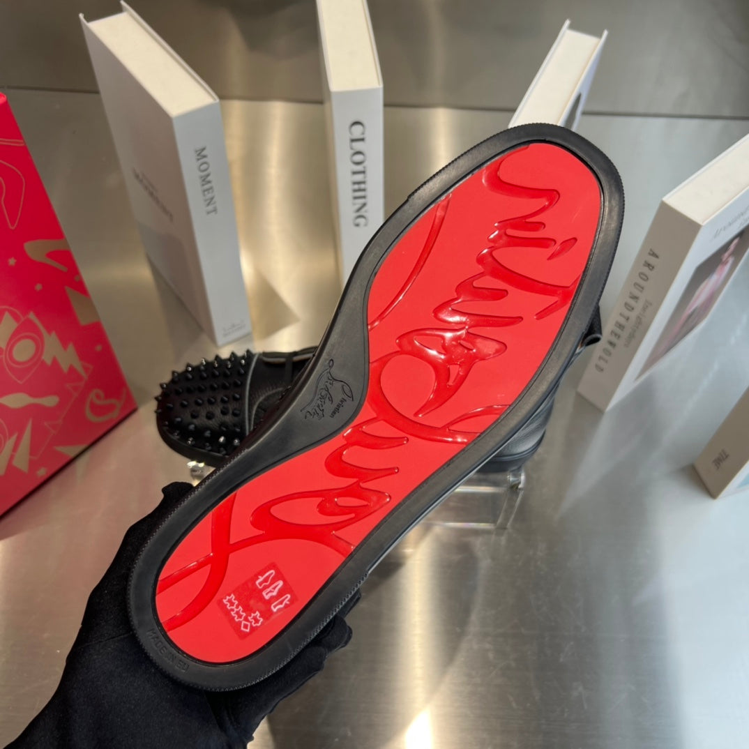 High-Top-Sneaker mit Nieten