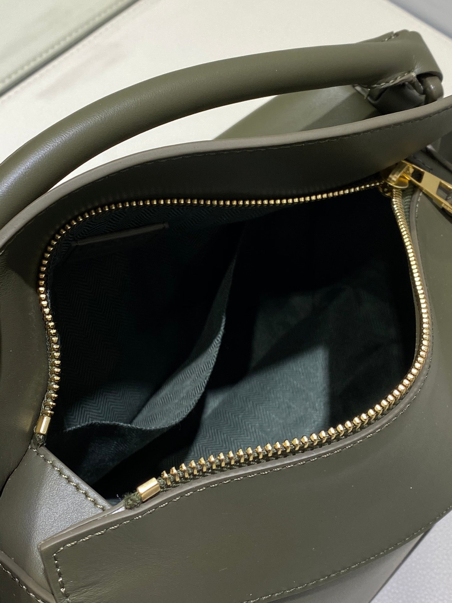 Essential Geometric Crossbody