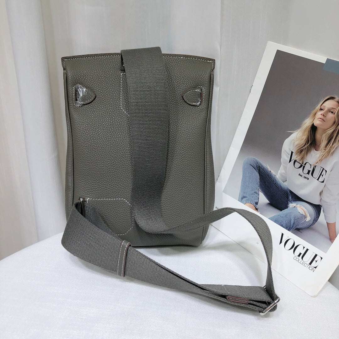 Bolso de pecho de cuero Togo