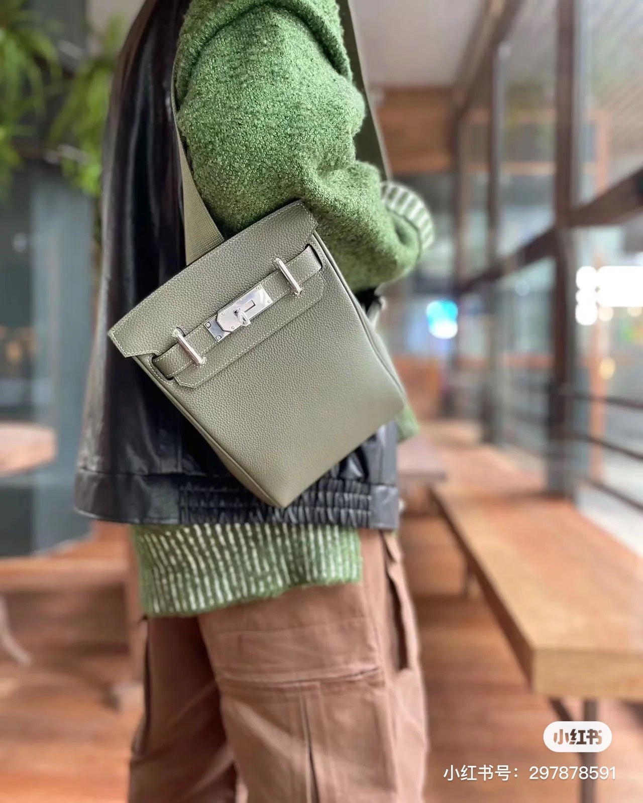 Bolso de pecho de cuero Togo