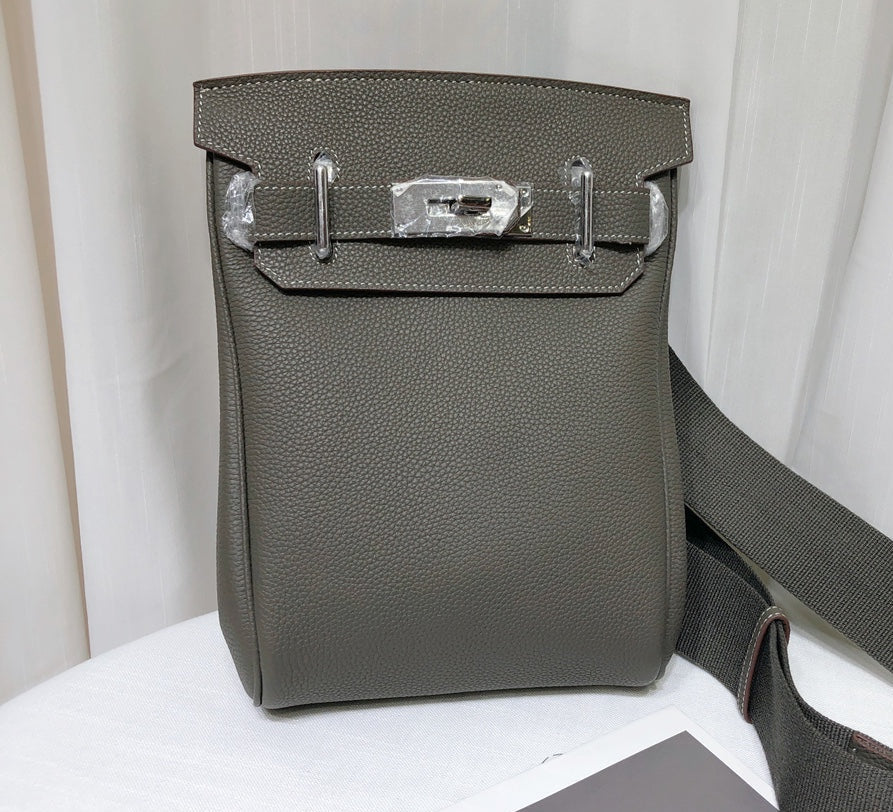 Bolso de pecho de cuero Togo