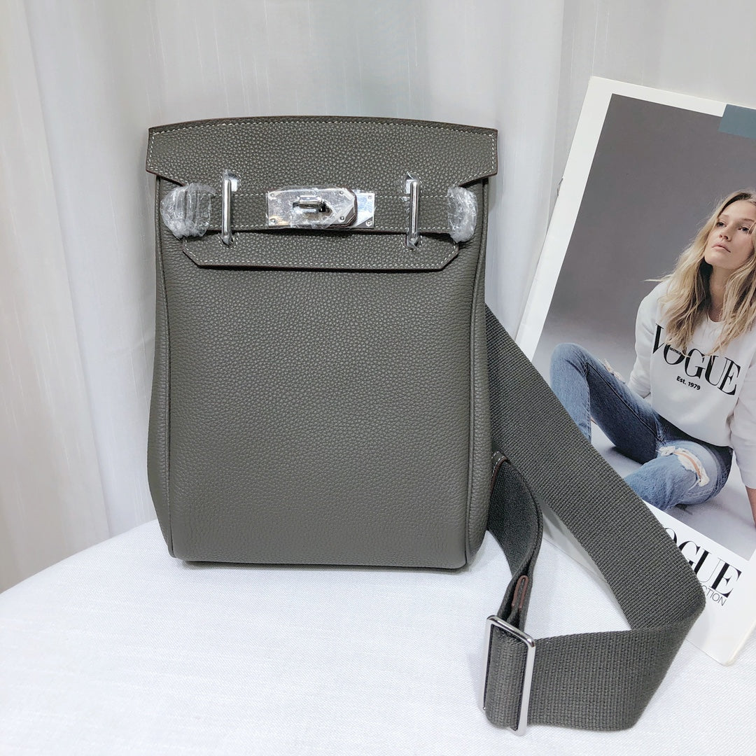 Bolso de pecho de cuero Togo