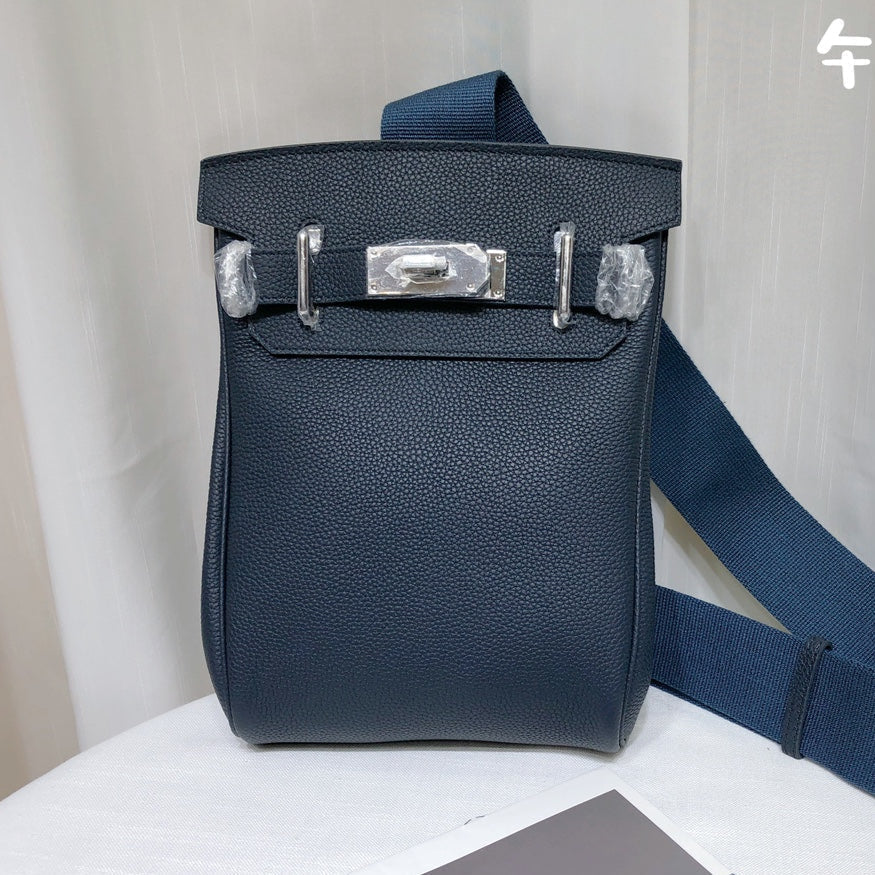 Bolso de pecho de cuero Togo