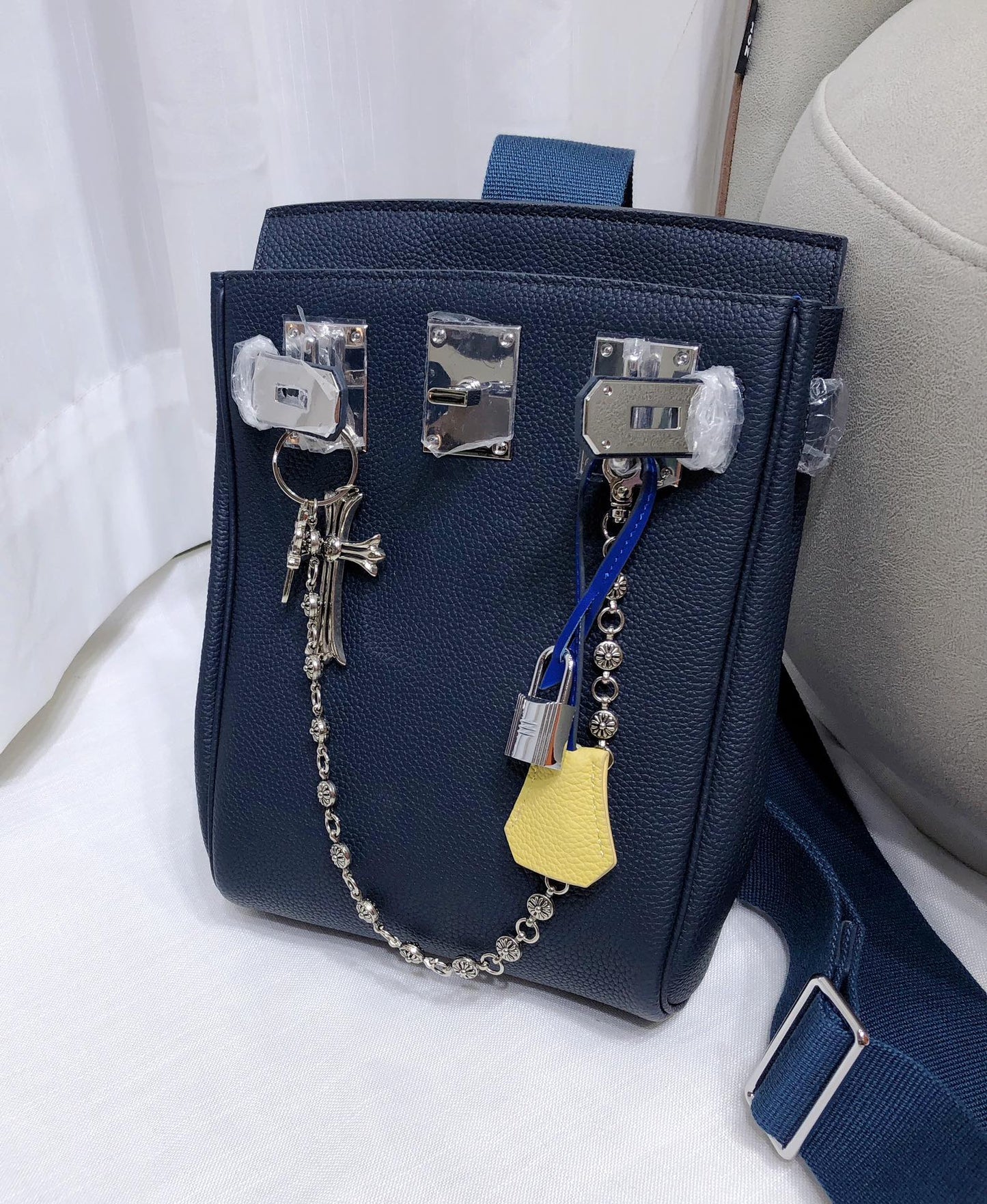 Bolso de pecho de cuero Togo