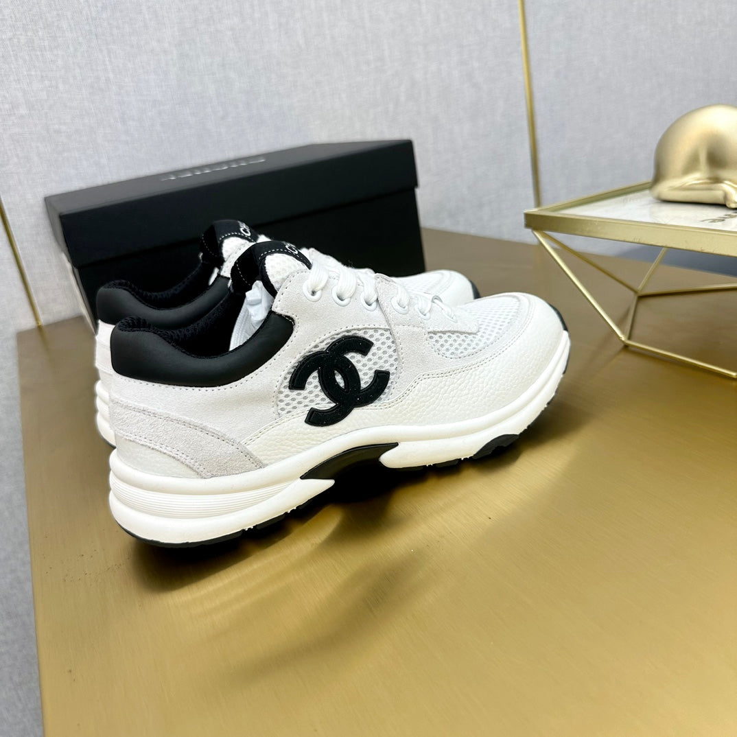 Premium-Sneaker mit Stickerei