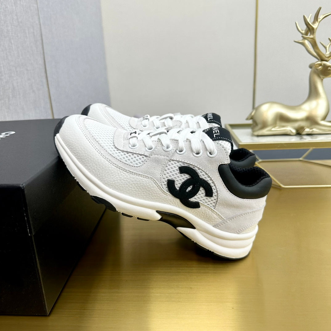 Premium-Sneaker mit Stickerei