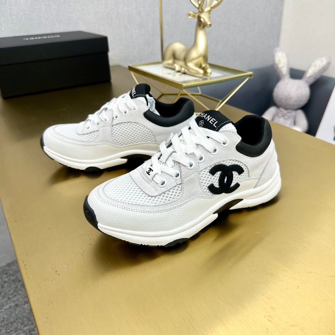 Premium-Sneaker mit Stickerei