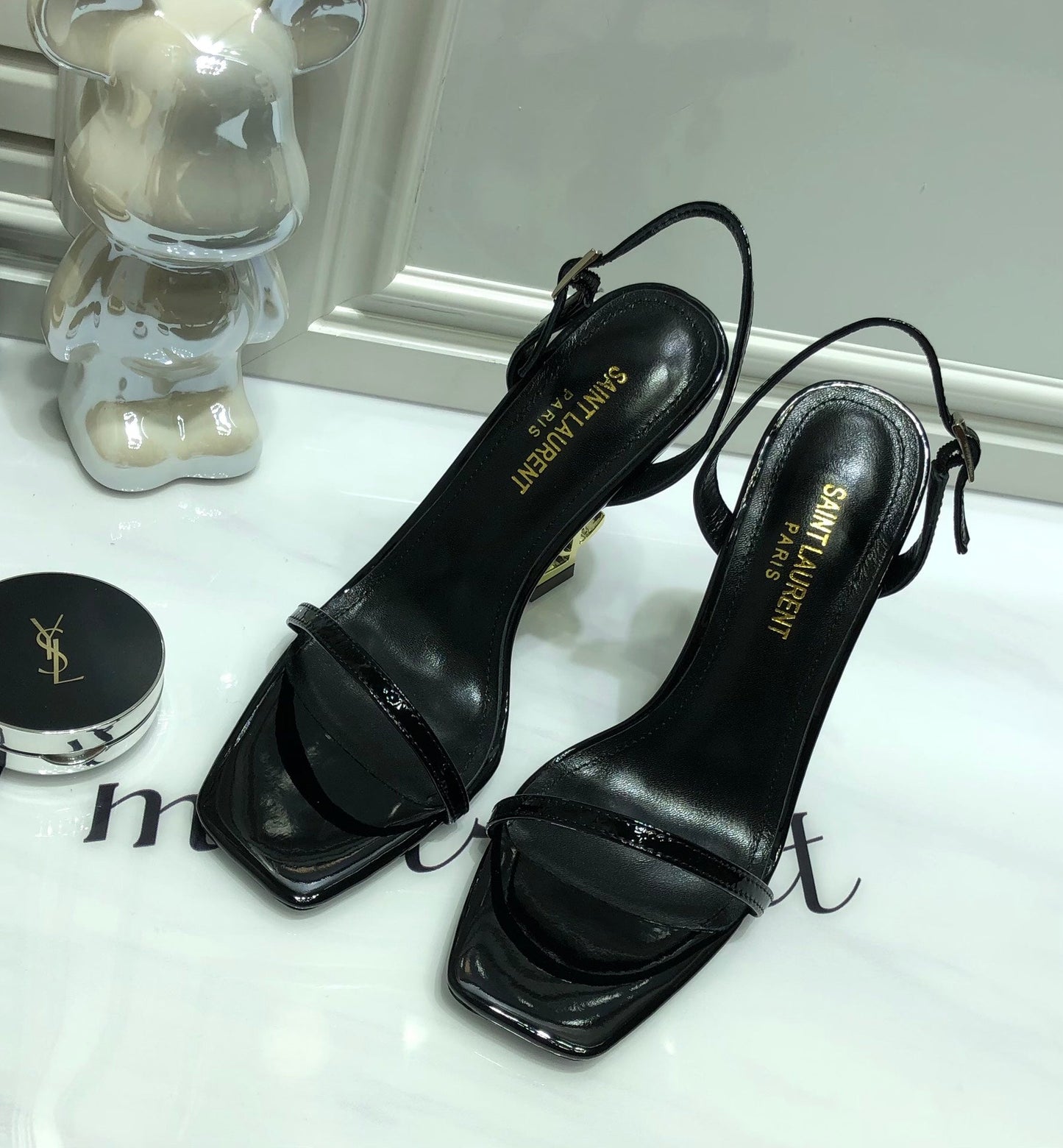 Legendäre High Heels Gold