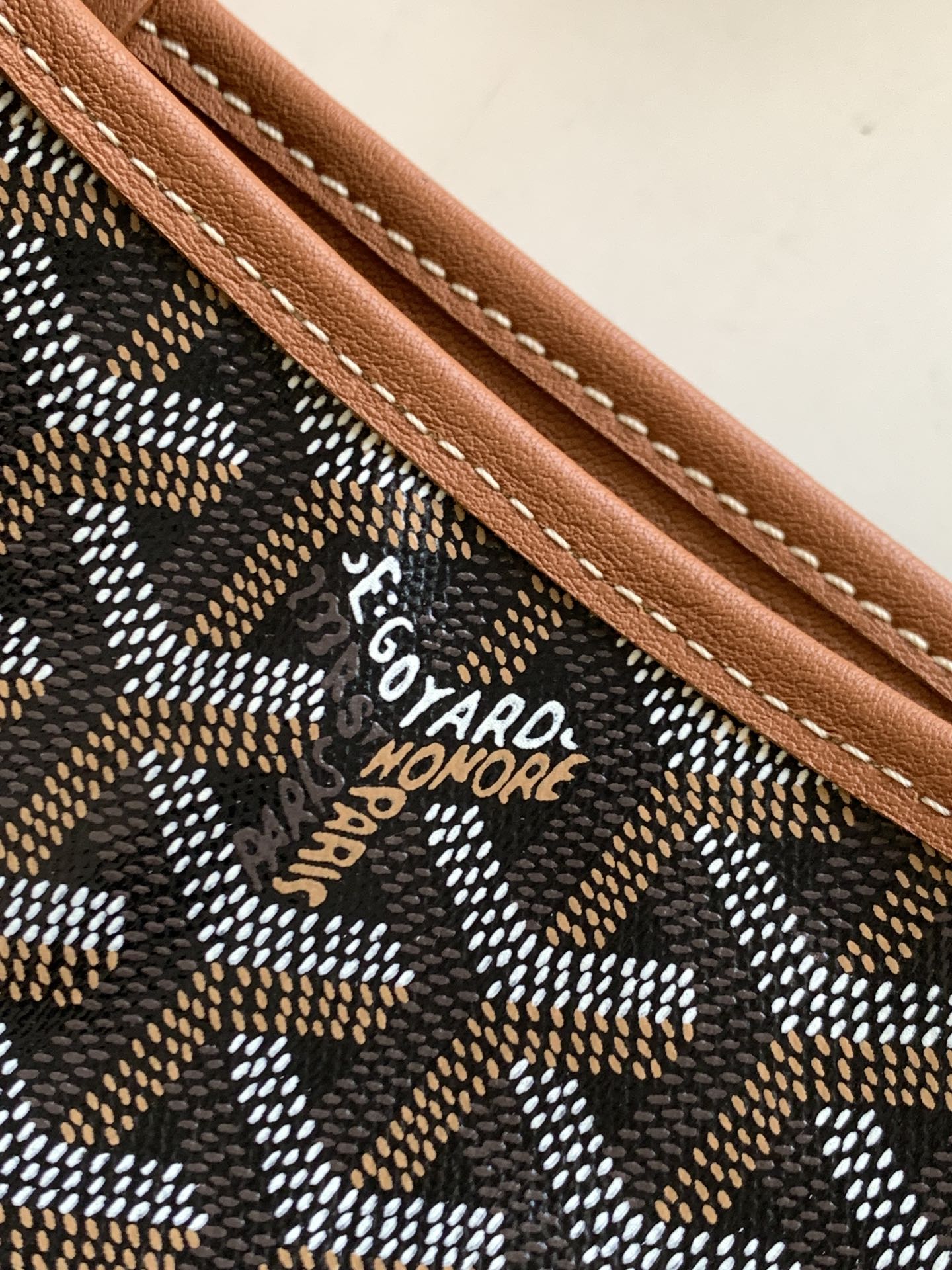 Klassische Tragetasche mit Muster