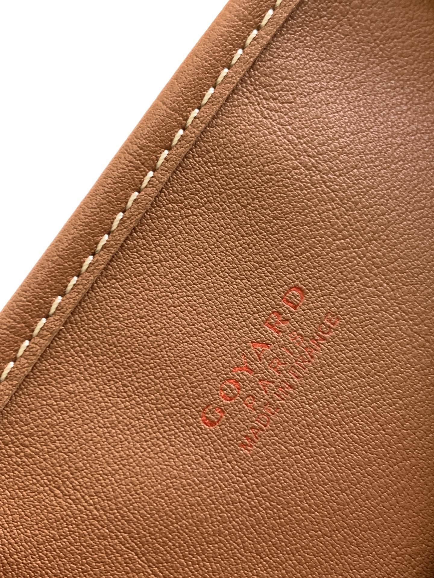 Klassische Tragetasche mit Muster