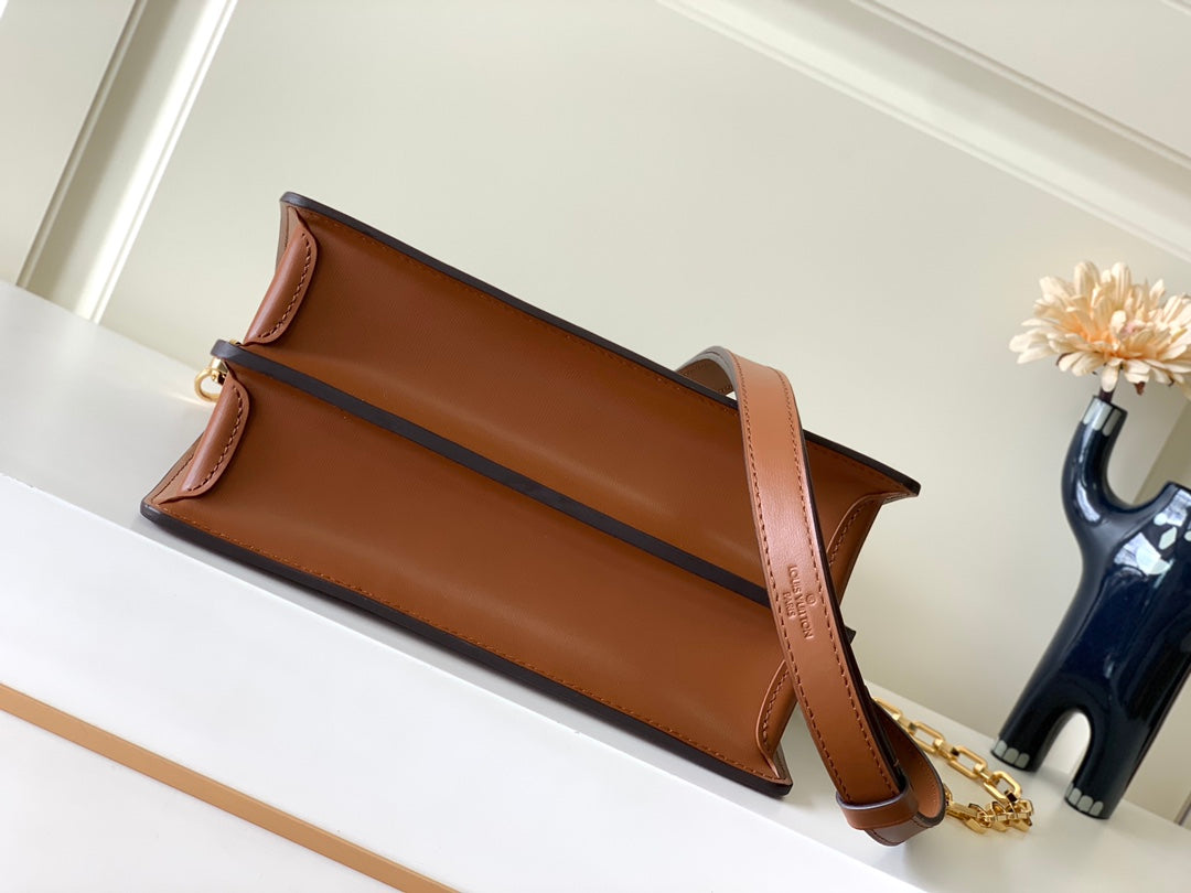 Klassische Monogramm-Schultertasche